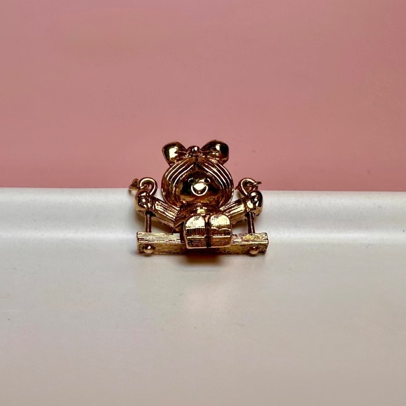 Vintage Avon “Swingin’ Sweetie” Girl on Swing Necklace – Gold-Tone – 1970s Cute - Picture 2 of 3